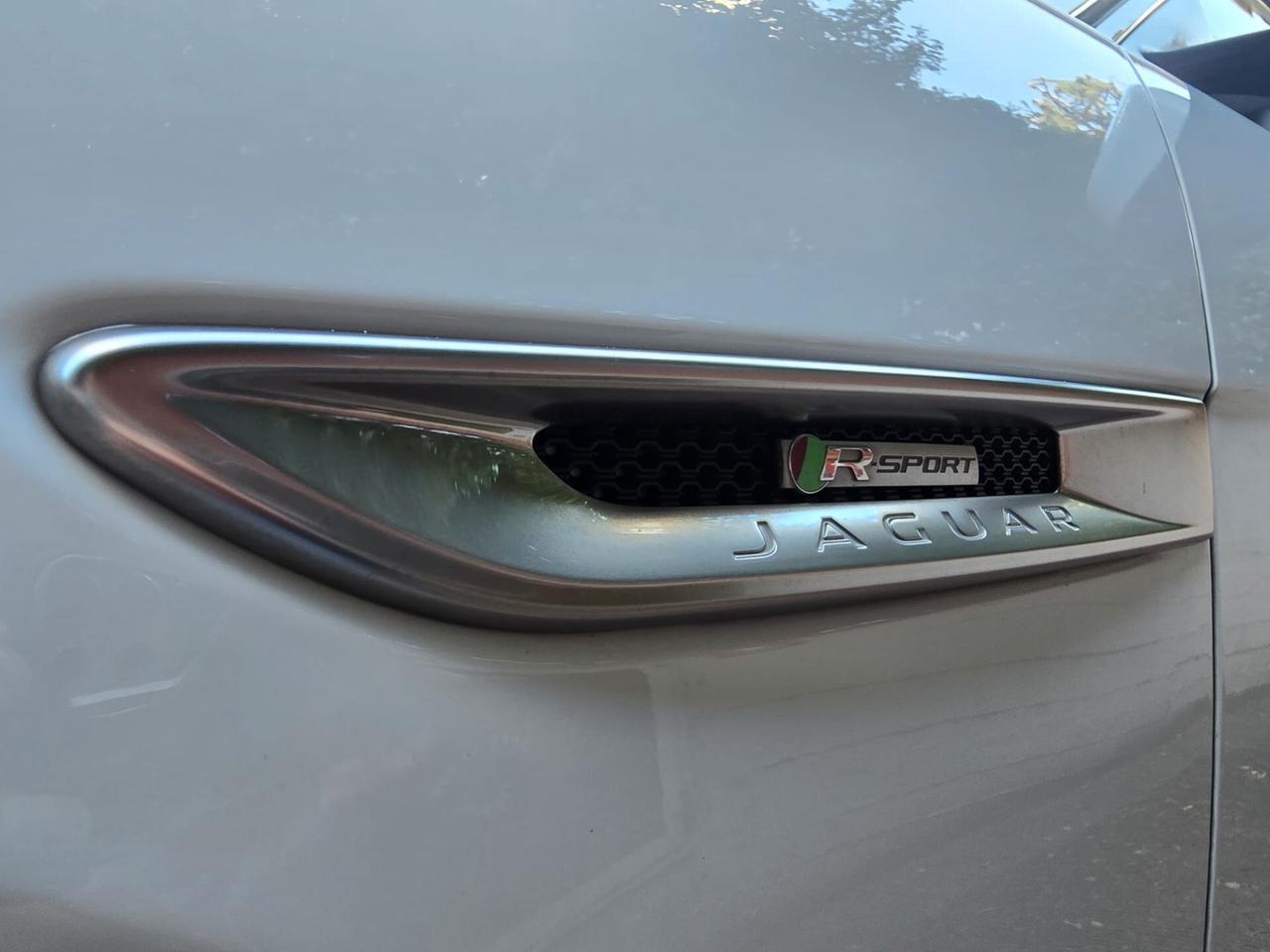 Jaguar F-Pace 3.0 D V6 300 CV AWD aut. R-Sport