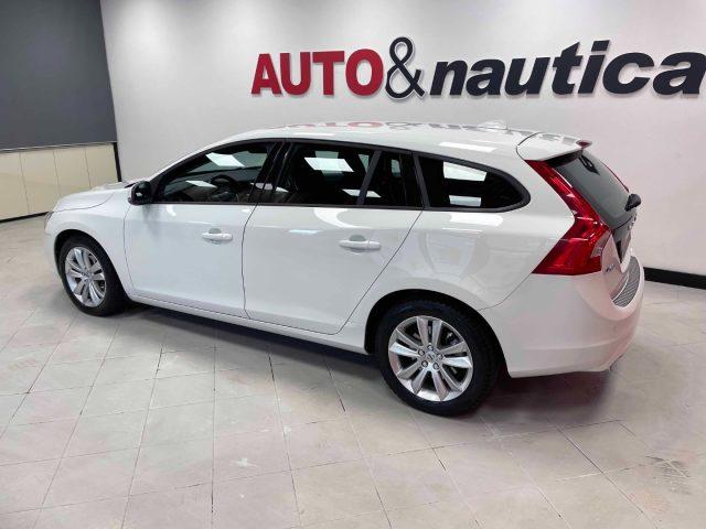 VOLVO V60 2.0 D2 MOMENTUM