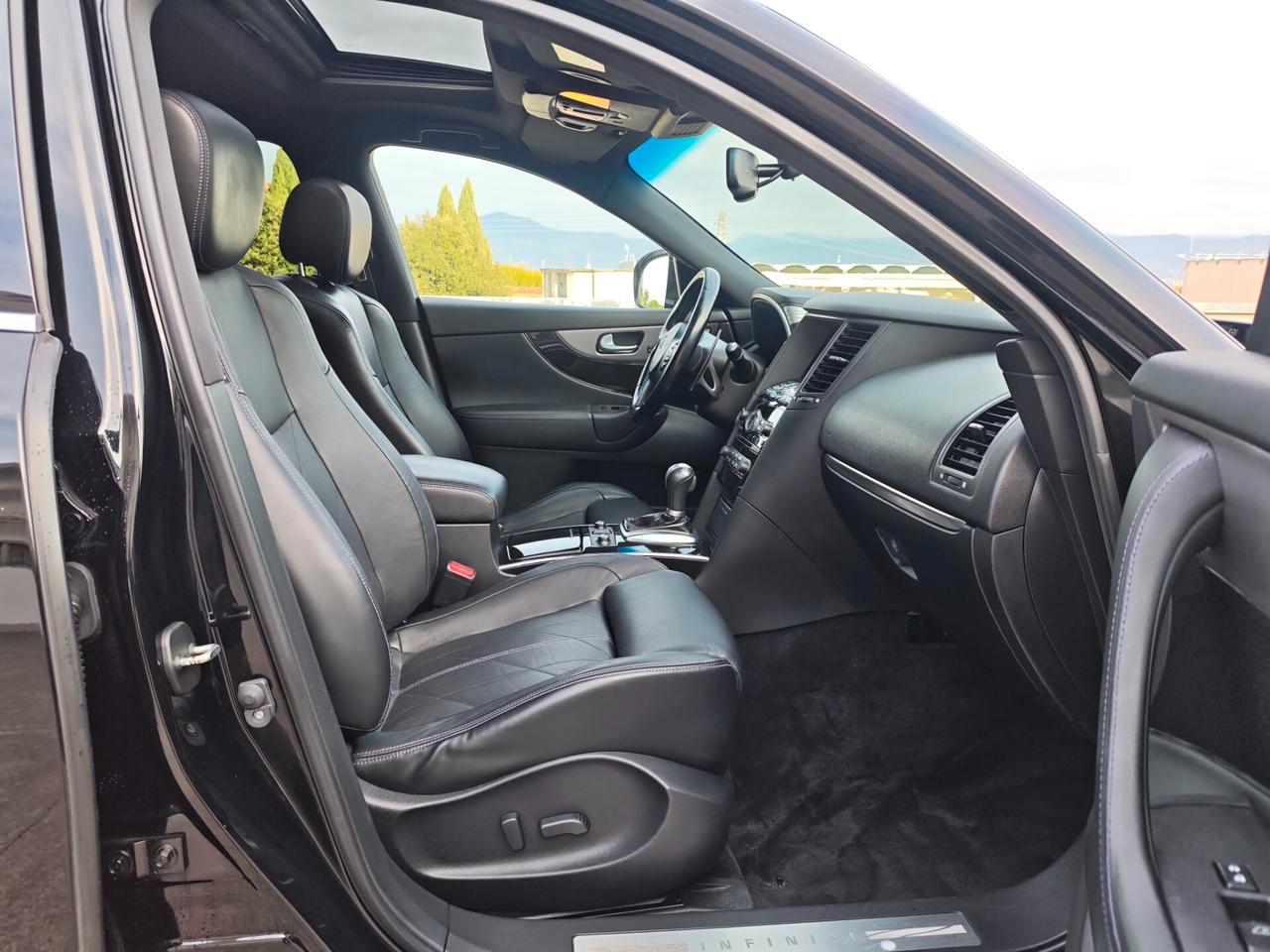 Infiniti QX70 3.0 diesel V6 AT S