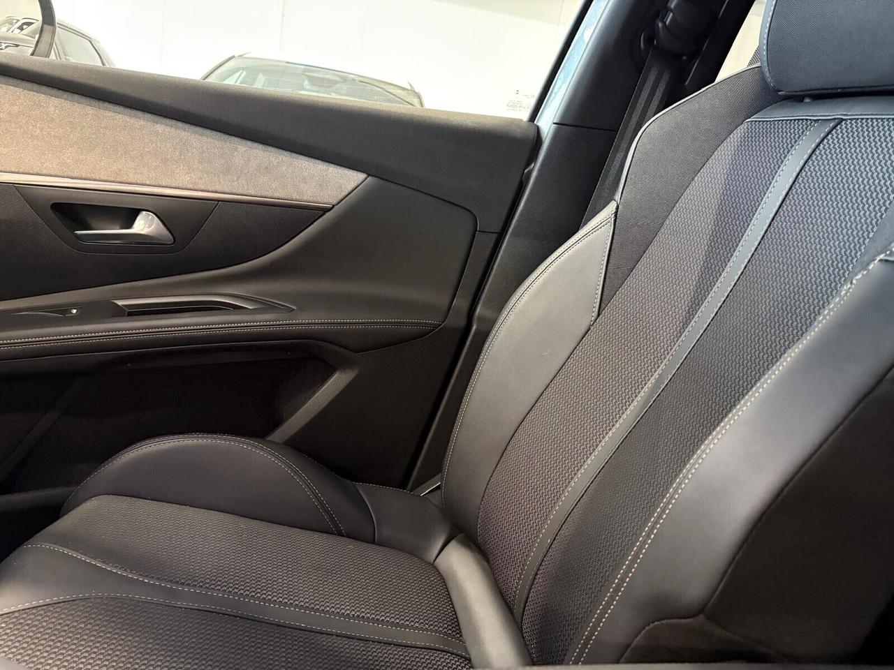 Peugeot 5008 ALLURE PACK BlueHDi 130 EAT8 7 p. SPOTICAR