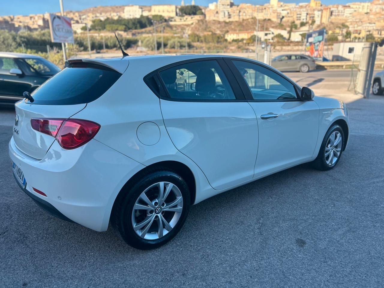 Alfa Romeo Giulietta 1.6 JTDm-2 105 CV Distinctive