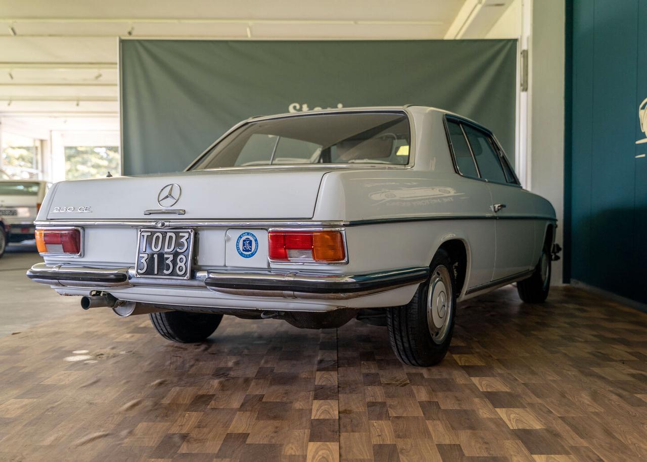 Mercedes 190 Mercedes 250 CE COUPE'