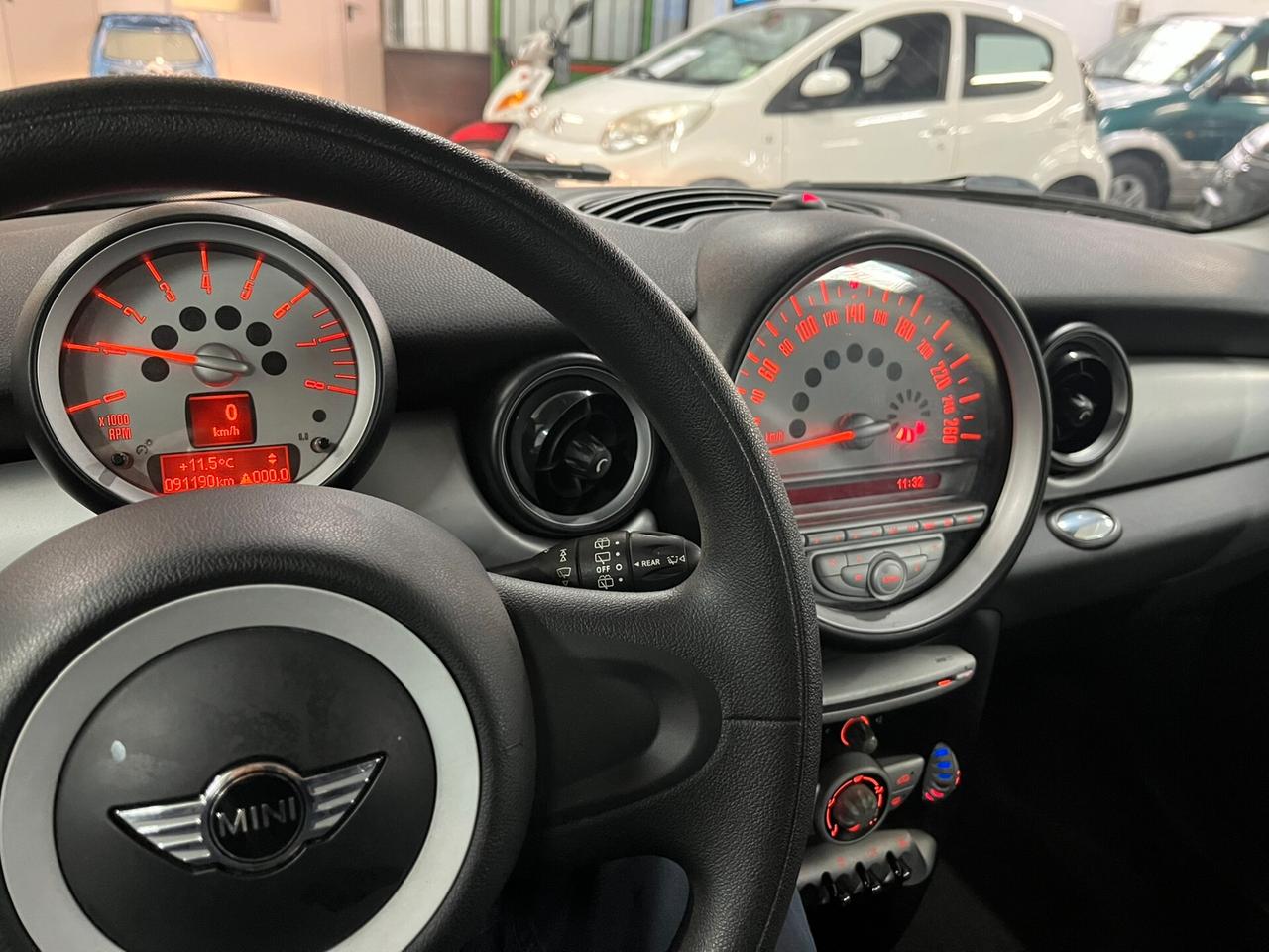 Mini 1.4 solamente 90mila km
