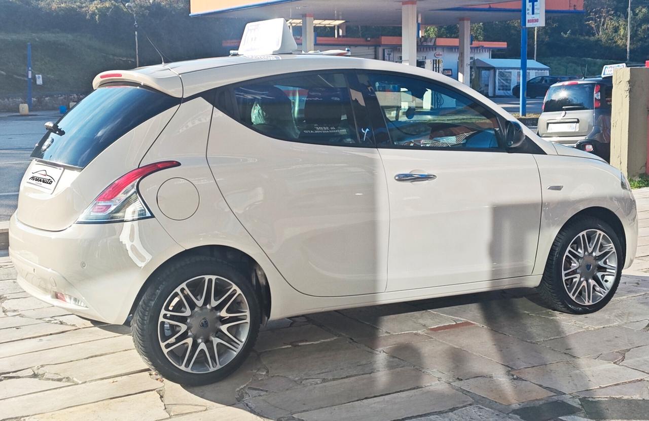 LANCIA YPSILON 1.2 69 CV 5P. PLATINUM