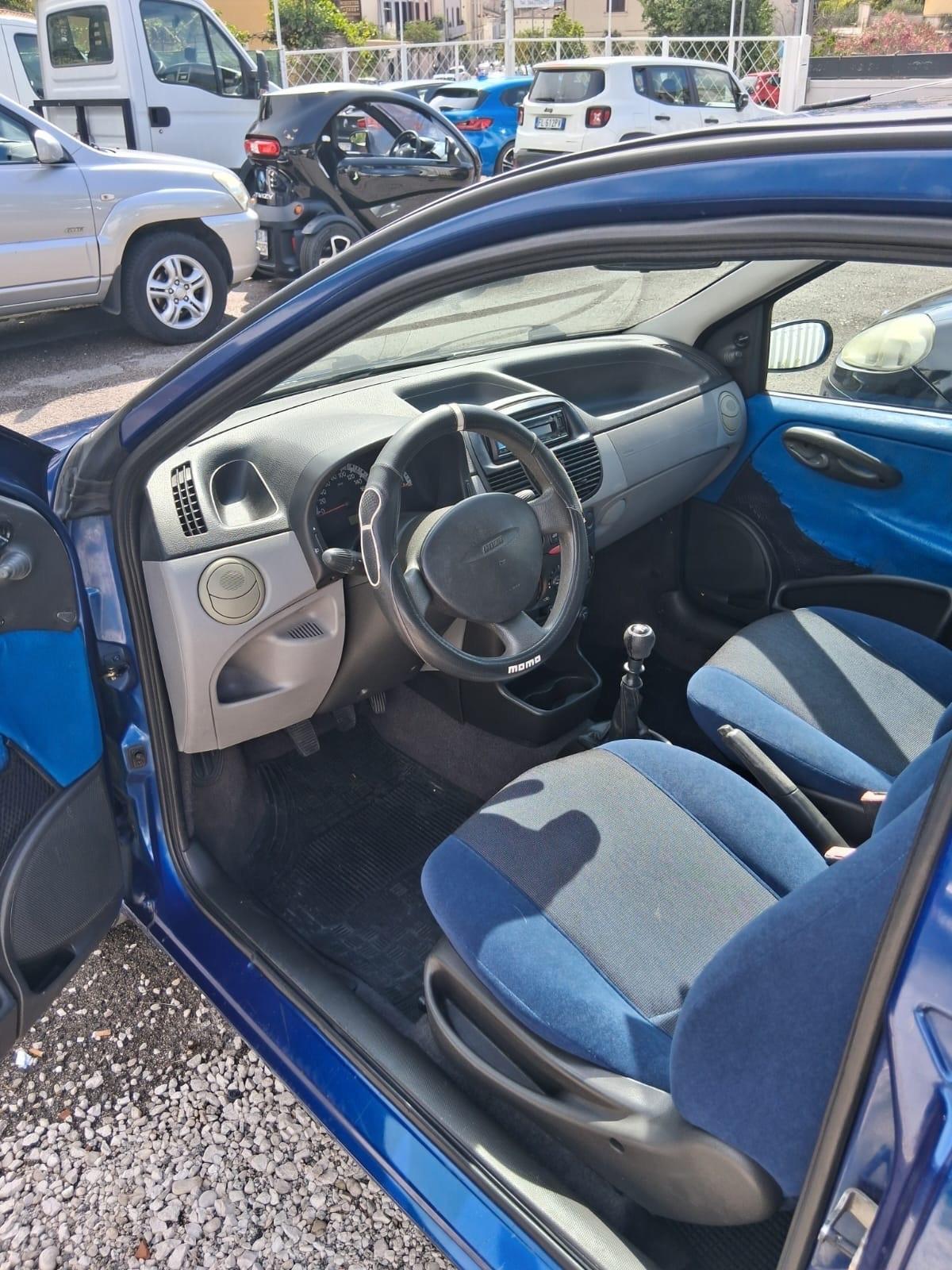 Fiat Punto 1.2i cat 3 porte