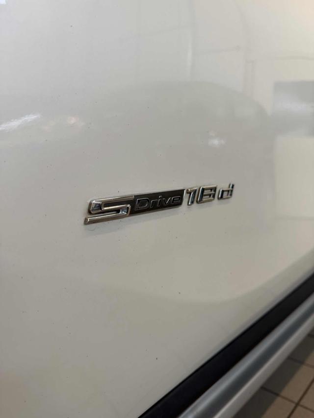 BMW X1 sDrive18d X line //LED//18//NAVI//