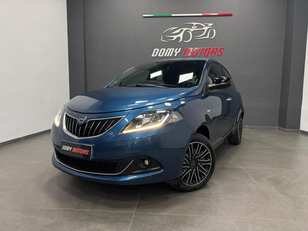 Lancia Ypsilon 1.0 FireFly 5 porte S&S Hybrid Ecochic Silver