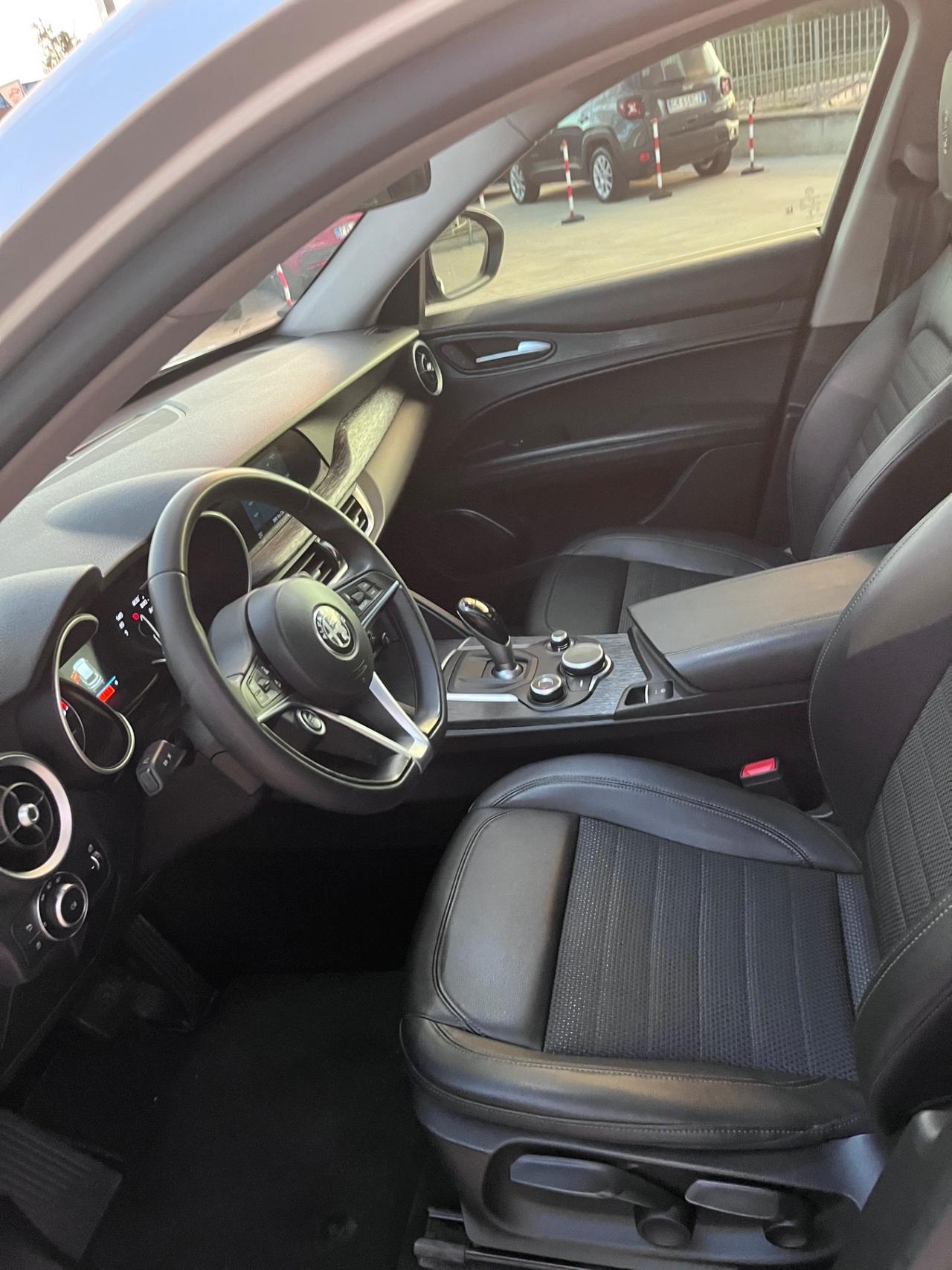 Alfa Romeo Stelvio 2.2 Turbodiesel 160 CV AT8 RWD Business