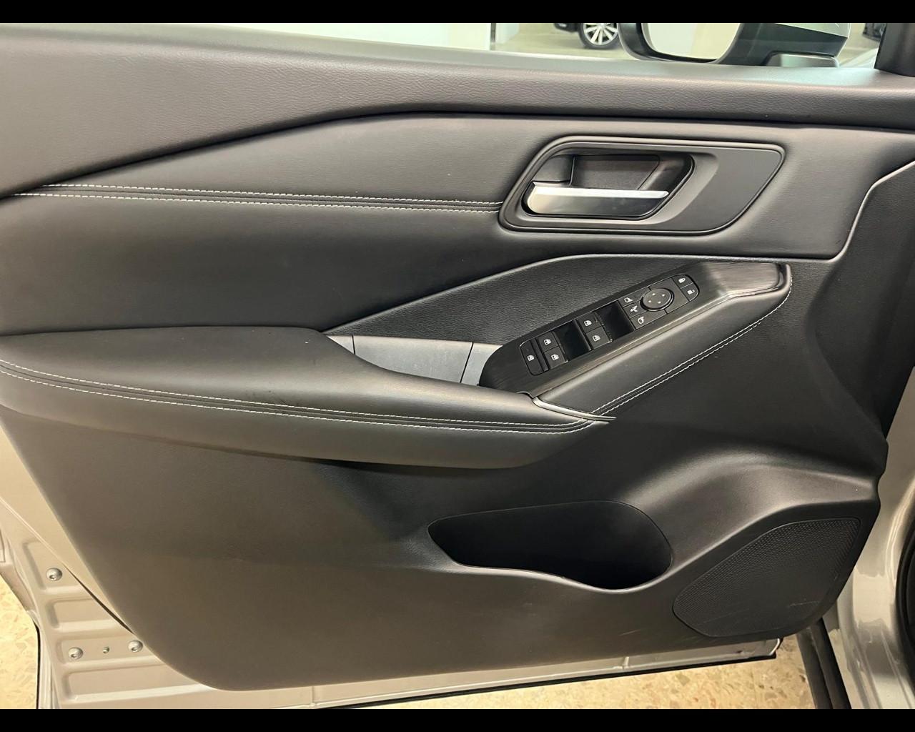 NISSAN QASHQAI N-CONNECTA MHYB 140CV