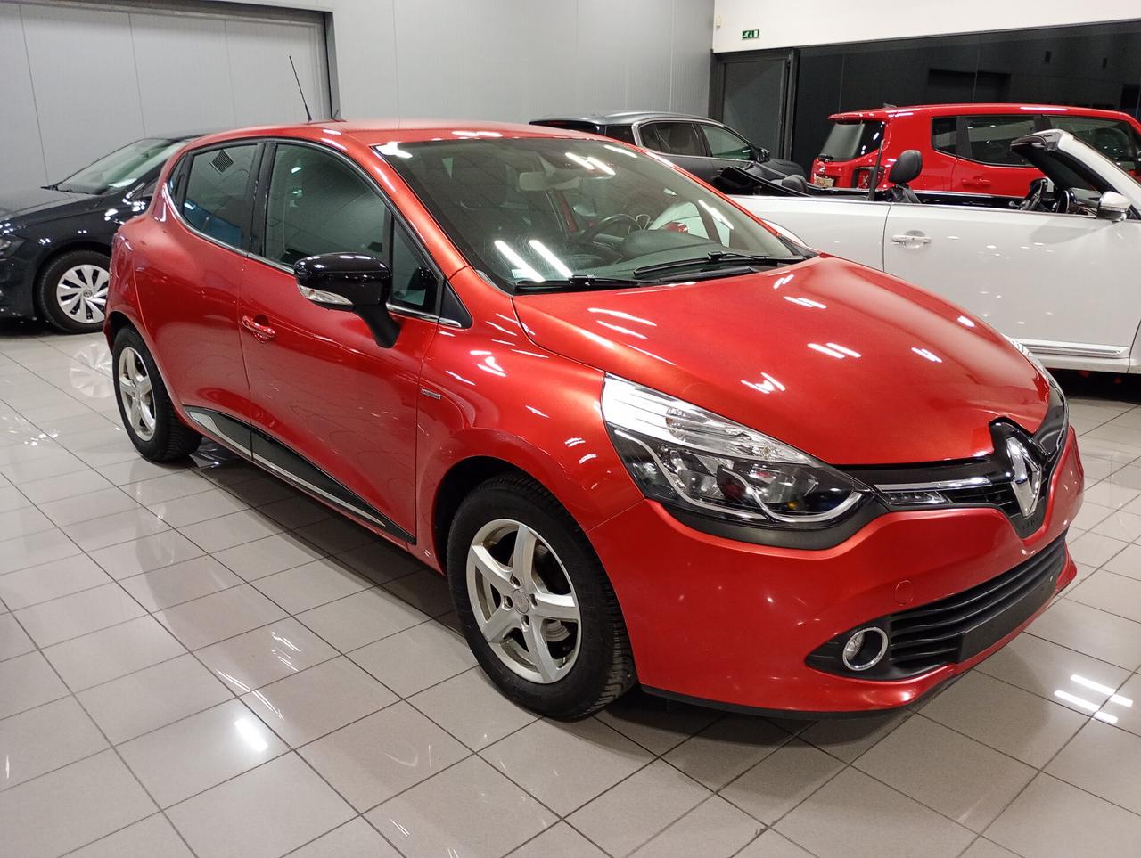 Renault Clio TCe 12V 90CV Start&Stop 5 porte Limited - Neopatentati