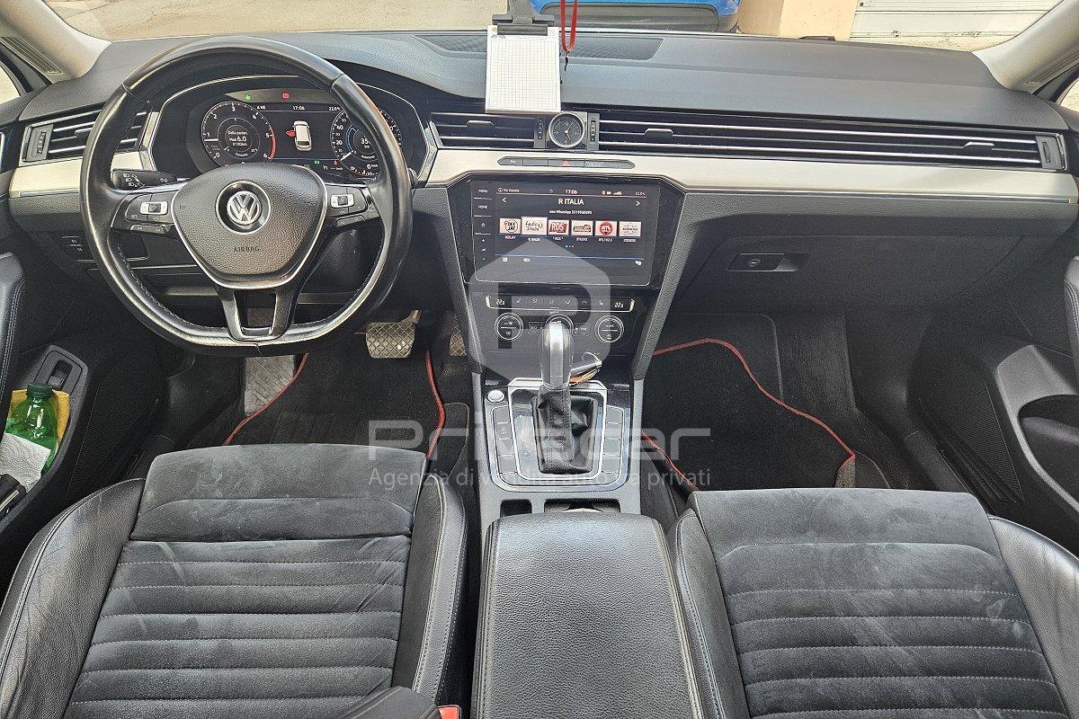 VOLKSWAGEN Passat Variant 2.0 TDI DSG Executive BlueMotion Tech.