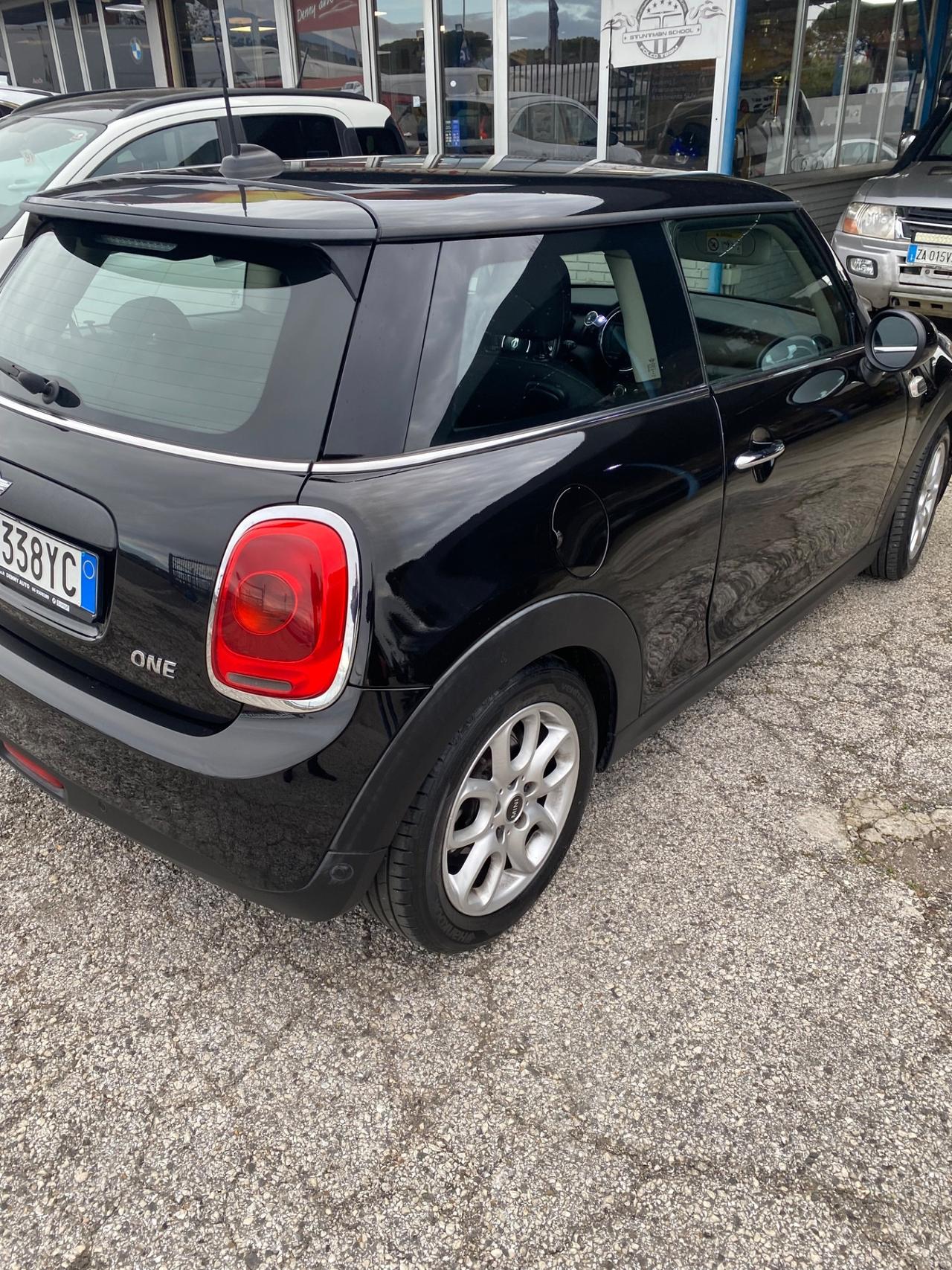 Mini 1.2 One 75 CV automatica