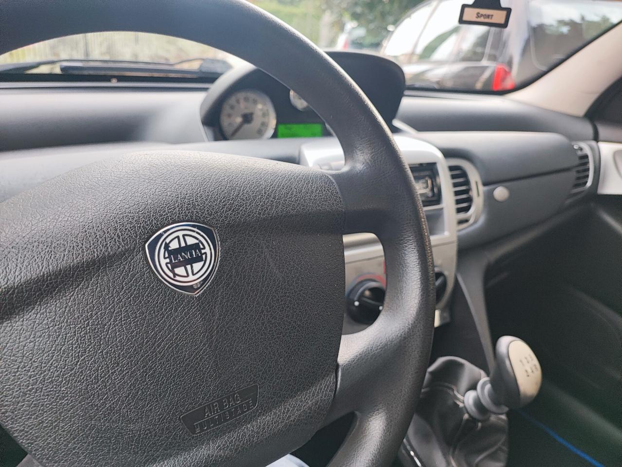 Lancia Ypsilon benzina GPL neopatentati