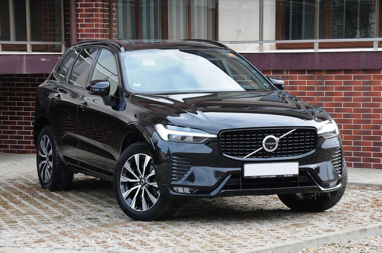 Volvo XC 60 XC60 B4 (d) AWD automatico Plus Dark