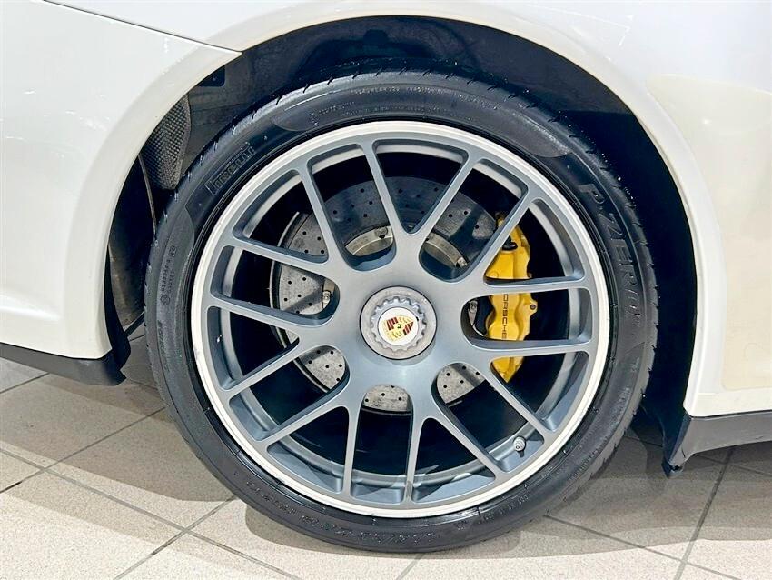Porsche 911 997 Coupe 3.8 Carrera 4 GTS