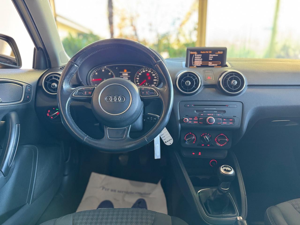 Audi A1 1.6 TDI 105 CV Attraction sline