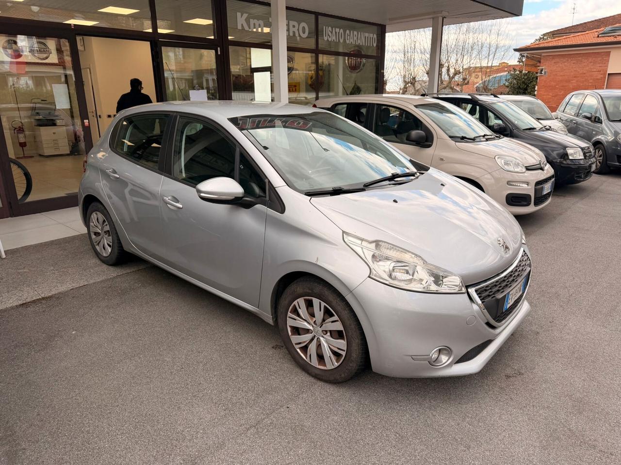 Peugeot 208 1.4 HDi 68 CV 5 porte Allure