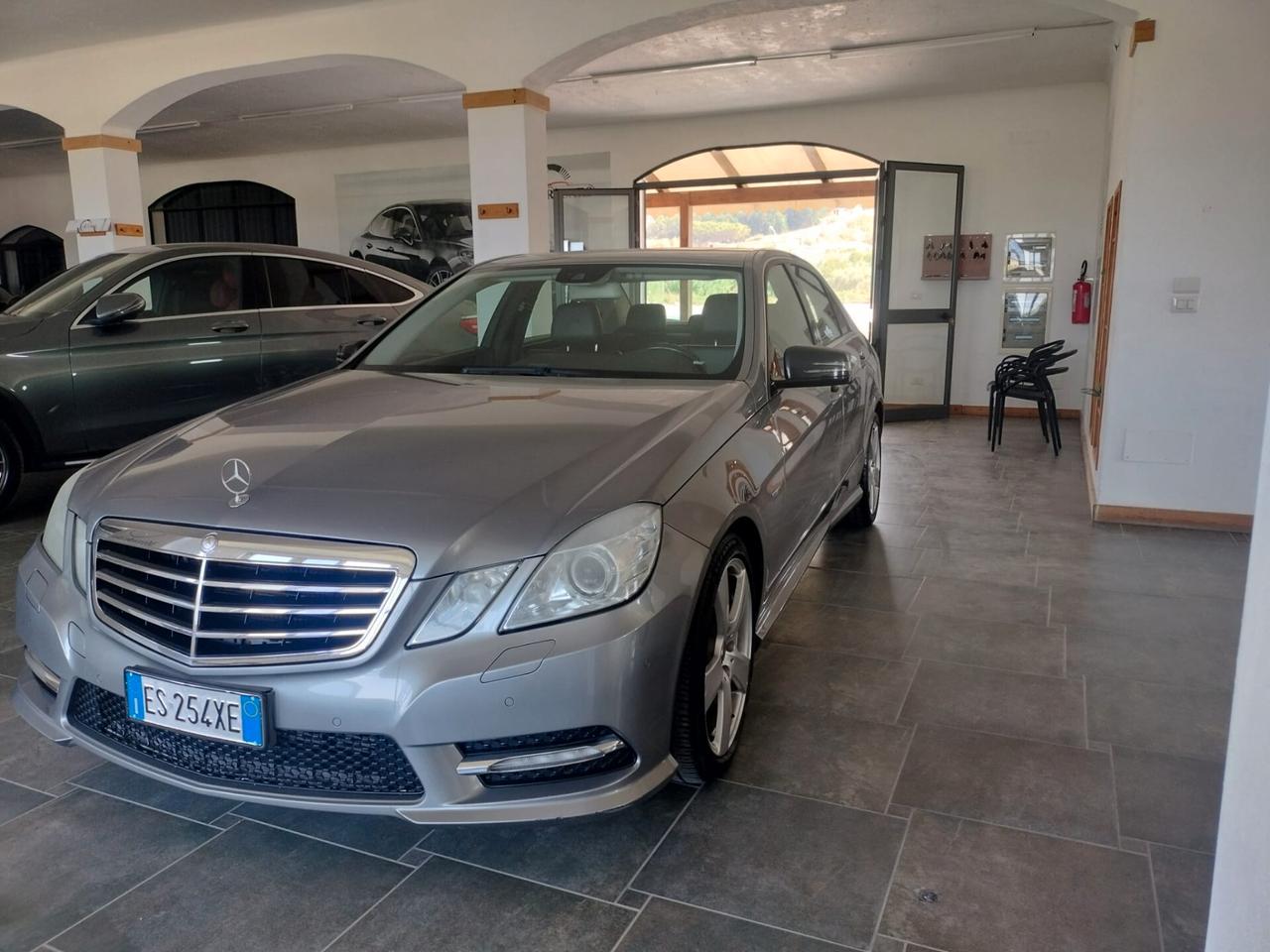 Mercedes-benz E 220 CDI Premium