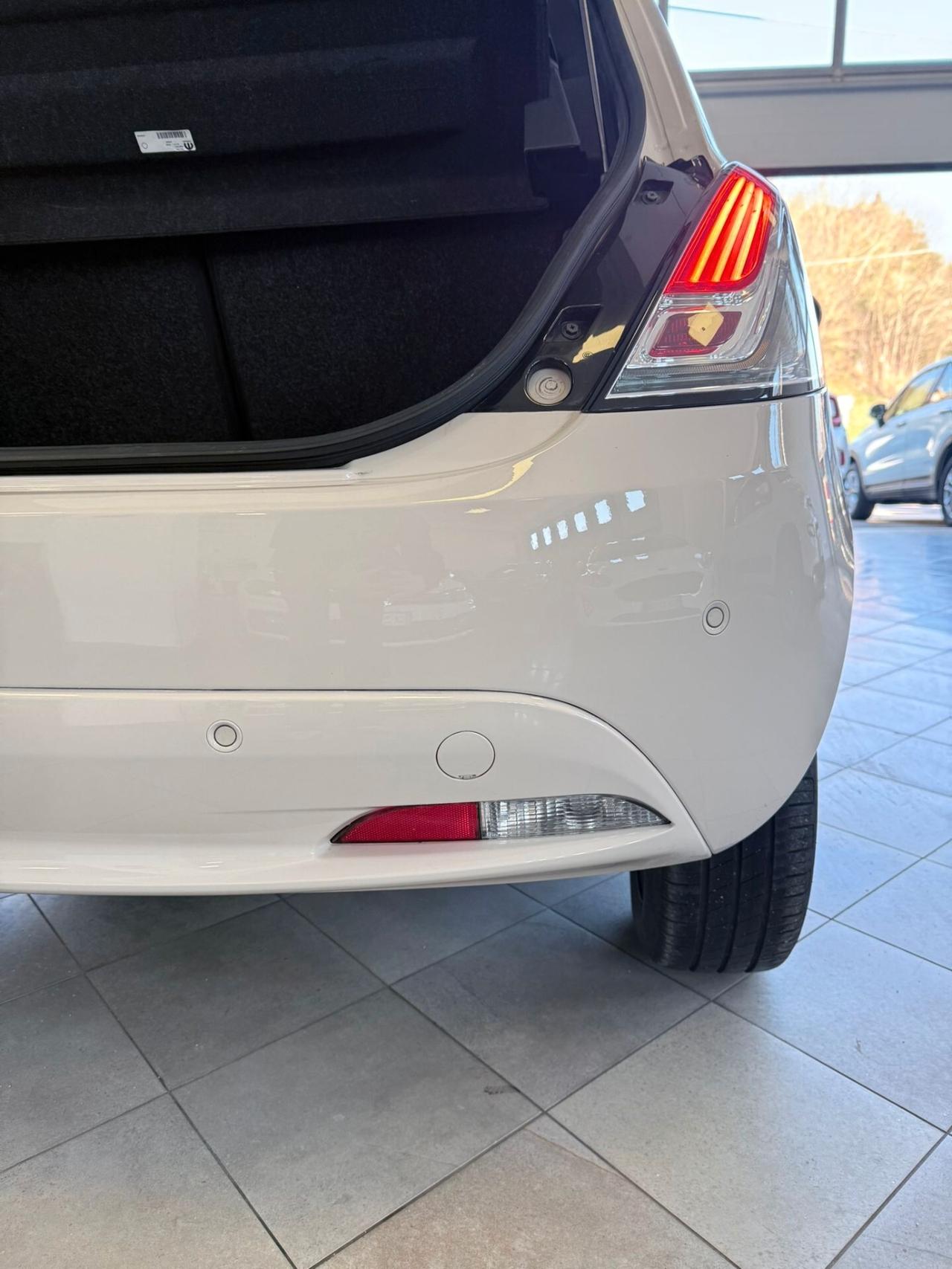 Lancia Ypsilon 1.0 FireFly 5 porte S&S Hybrid Ecochic Gold