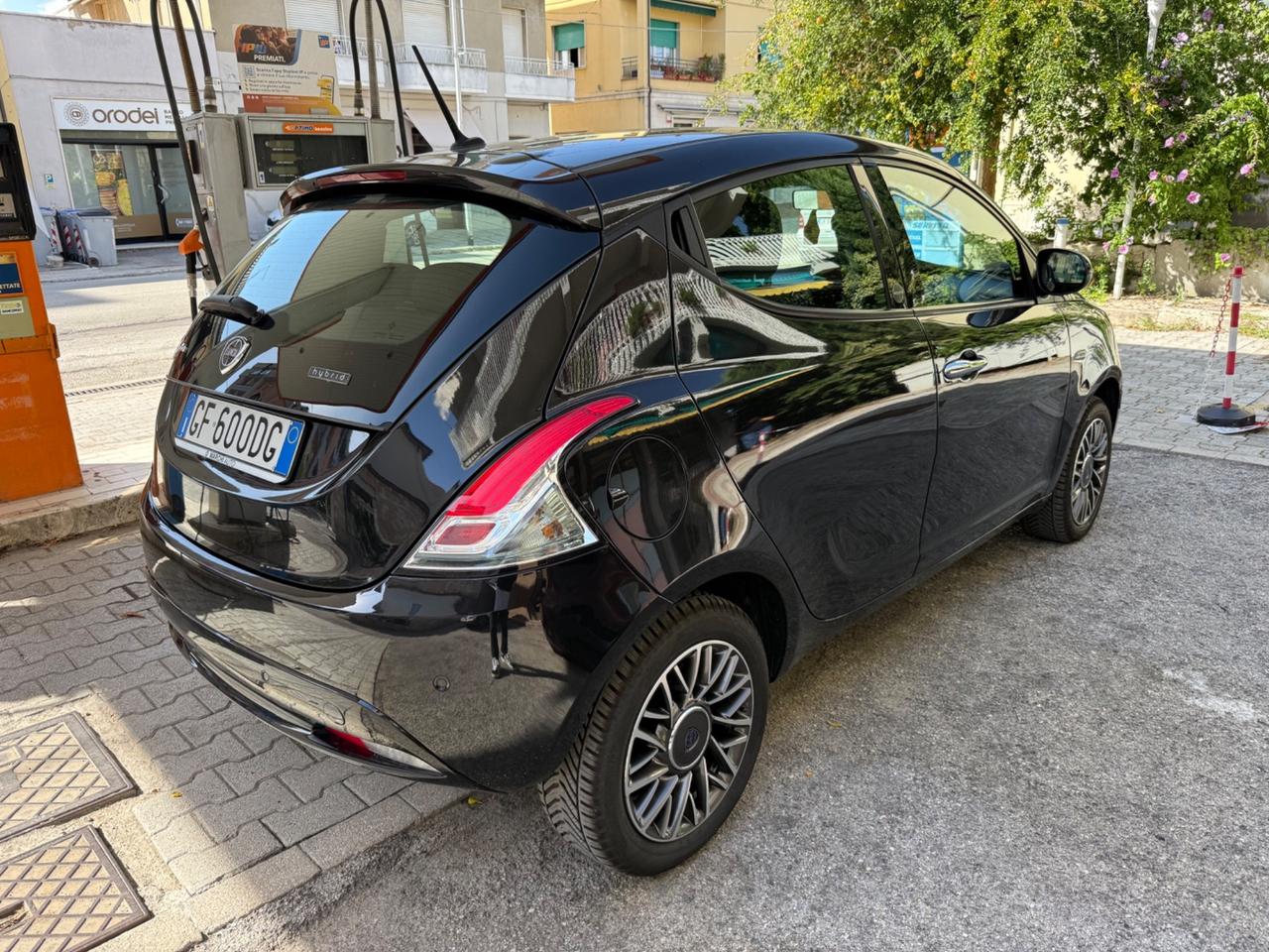Lancia Ypsilon 1.0 FireFly S&S Hybrid Ecochic Gold