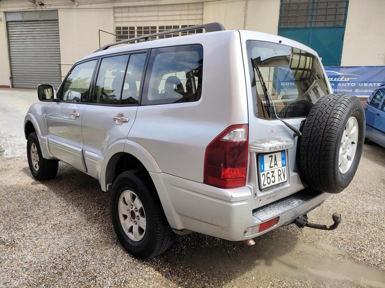 Mitsubishi Pajero 3.2 16V DI-D 7p Gancio