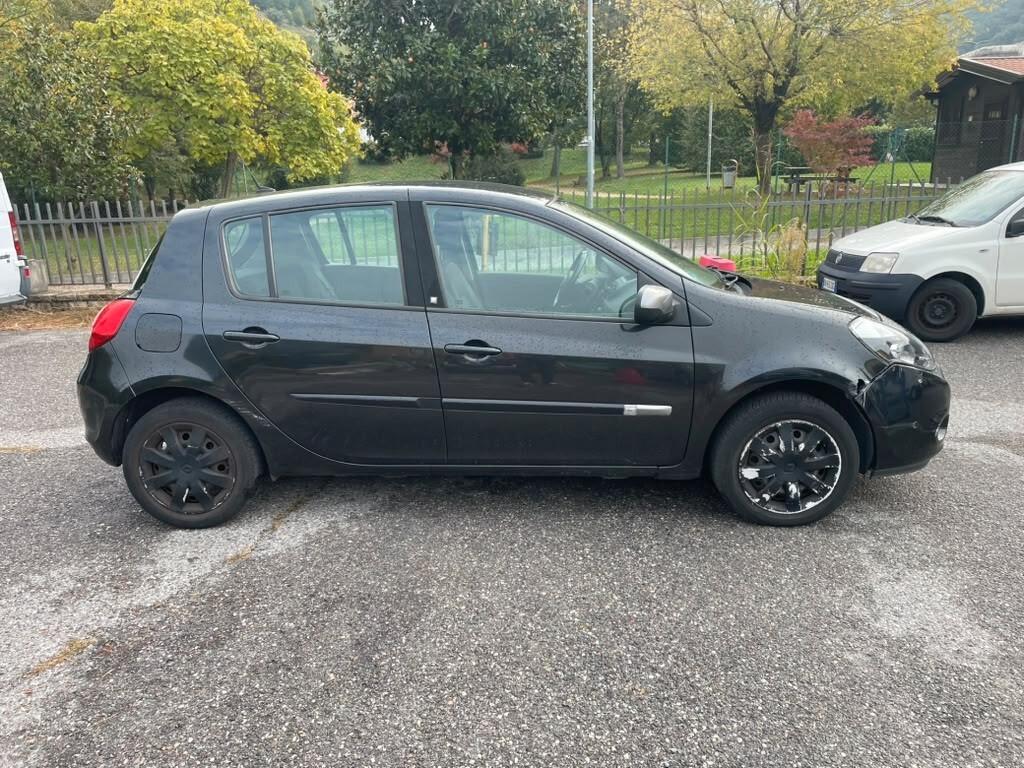 Renault Clio 1.2 16V 5 porte Dynamique