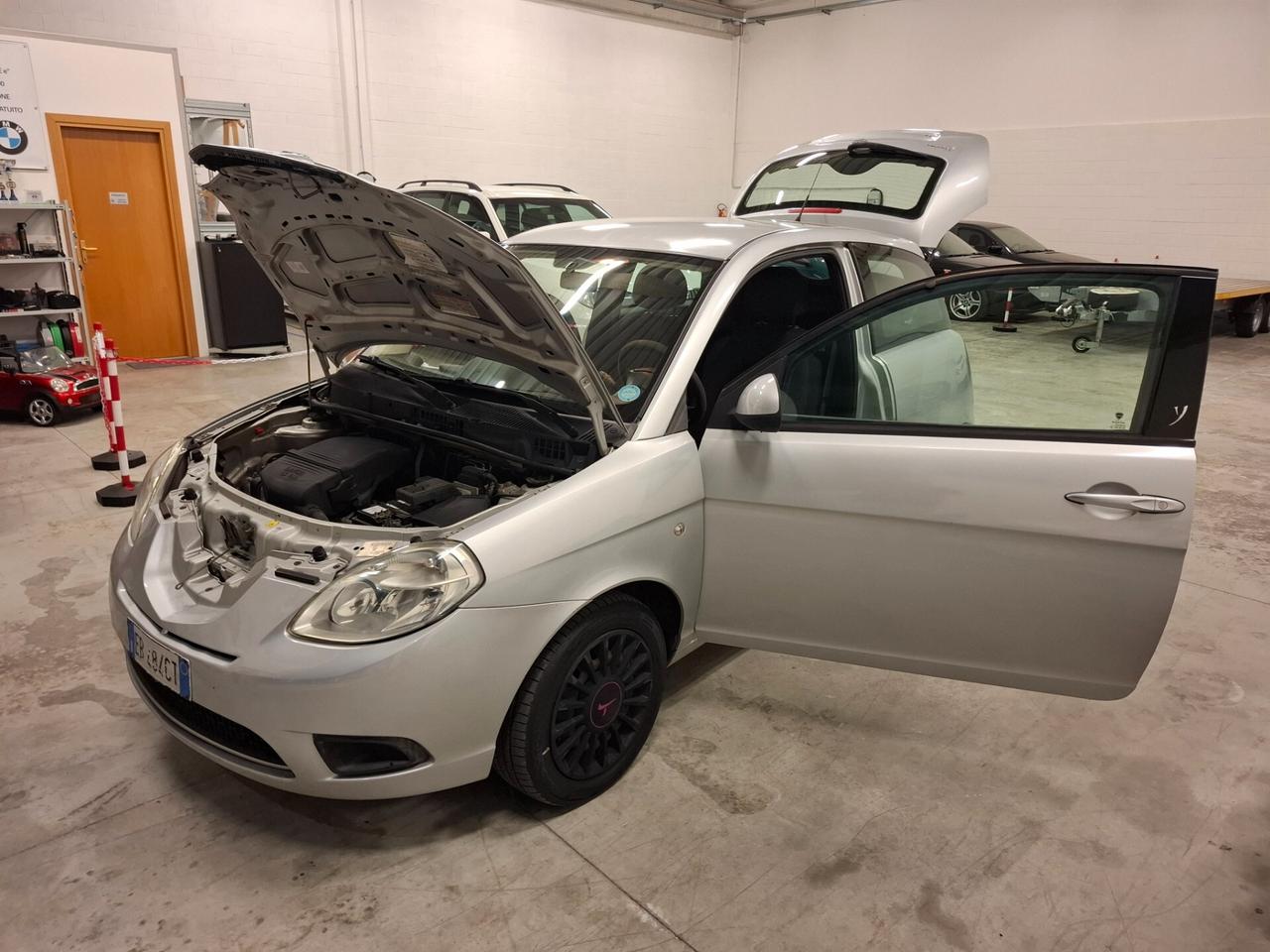 Lancia Ypsilon 1.2 Versus