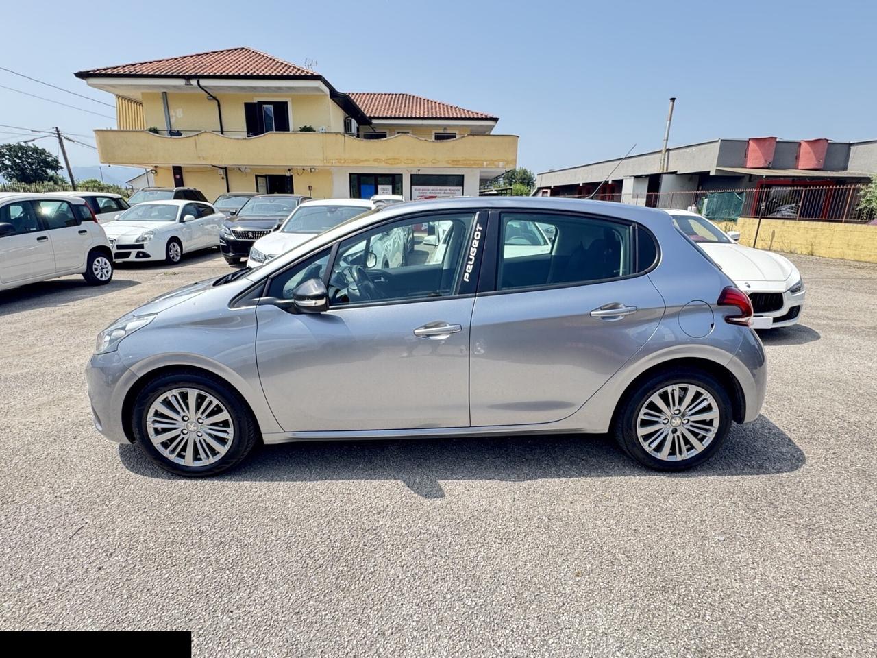 PEUGEOT 208 1.2 BENZINA ADATTA NEOPATENTATI