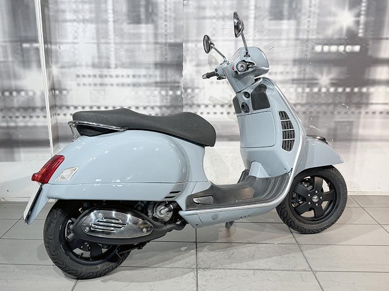 Piaggio Vespa GTS 250
