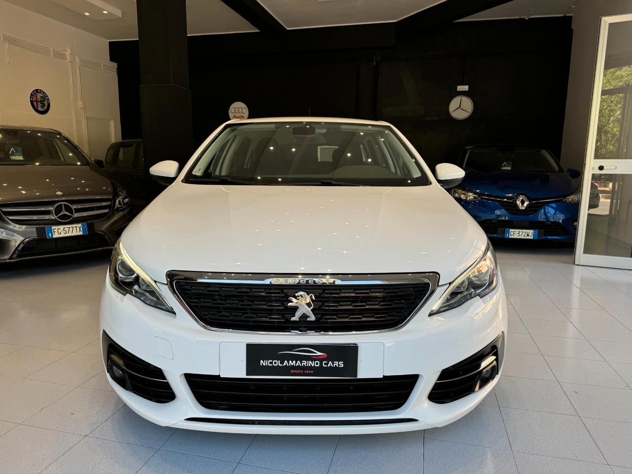 Peugeot 308 BlueHDi 100 S&S "NAV/LED"