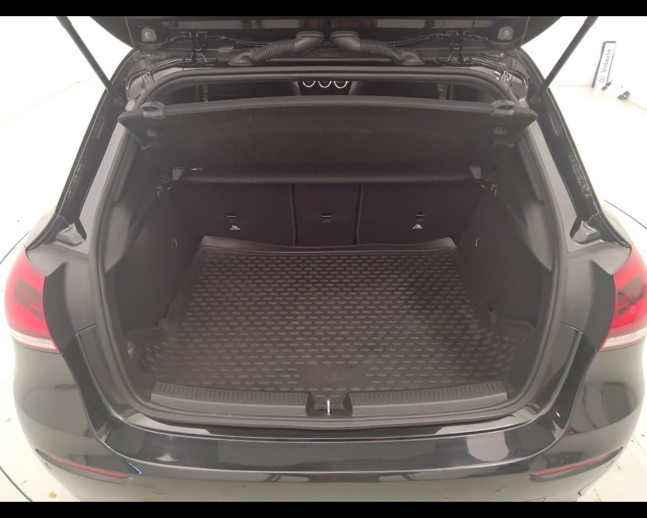 Mercedes-Benz Classe A - W177 2018 - A 180 d Sport auto