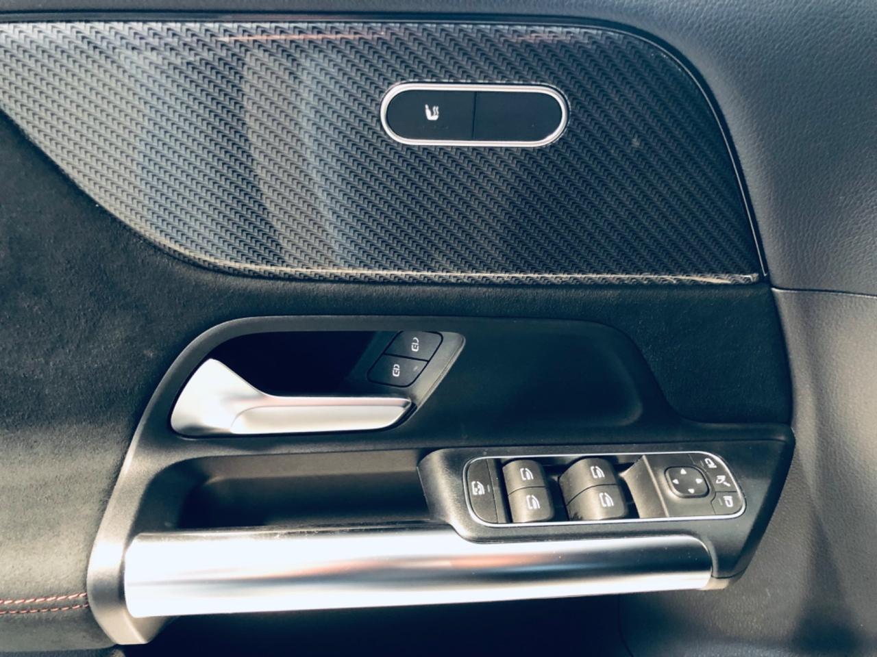 Mercedes-benz GLA 200 d amg Premium nero