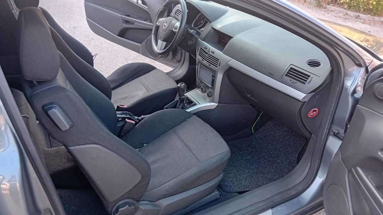 Opel Astra GTC 1.6 16V Twinport 3 porte Enjoy