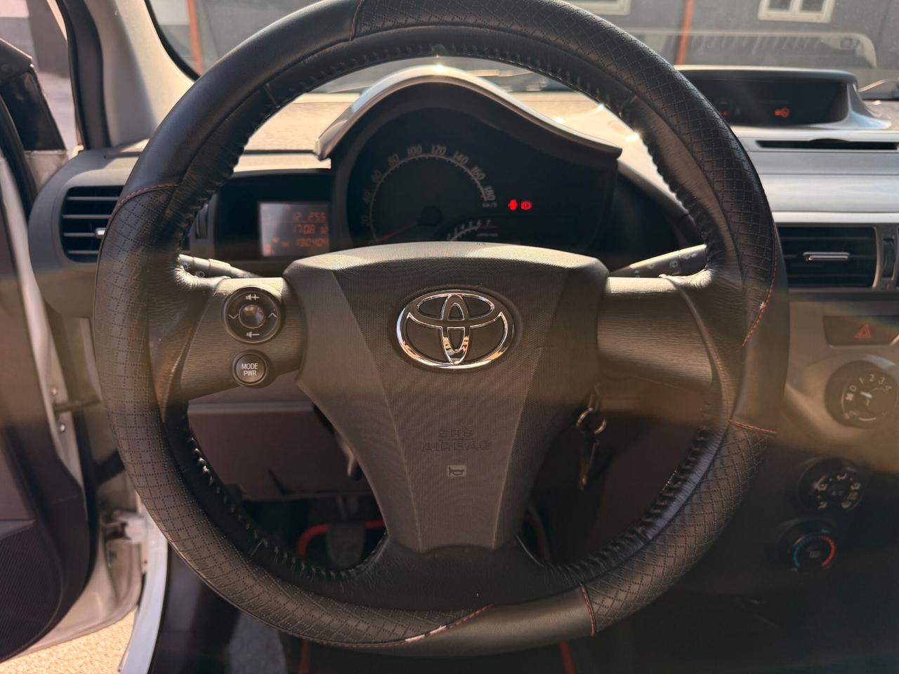Toyota iQ 1.0