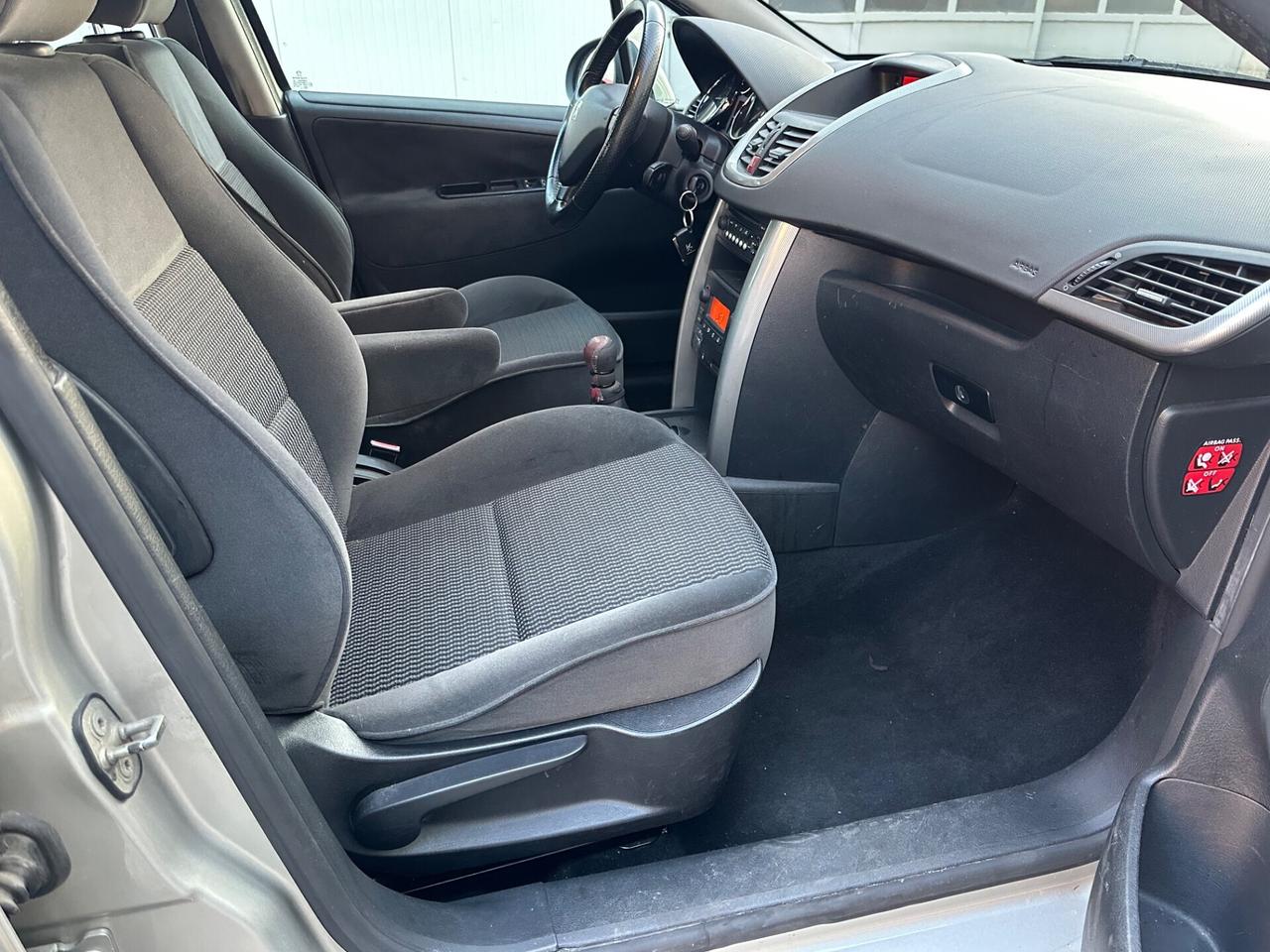 Peugeot 207 1.4 88CV 5p. BENZINA - NEOPATENTATI