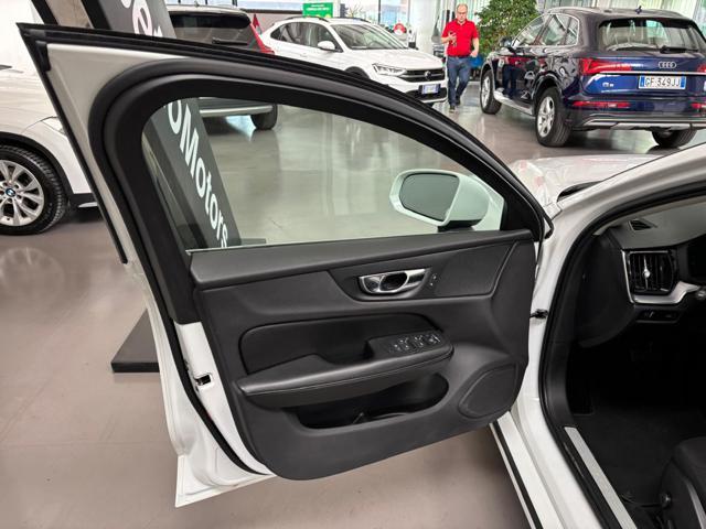 VOLVO V60 B3 Geartronic Momentum Business Pro