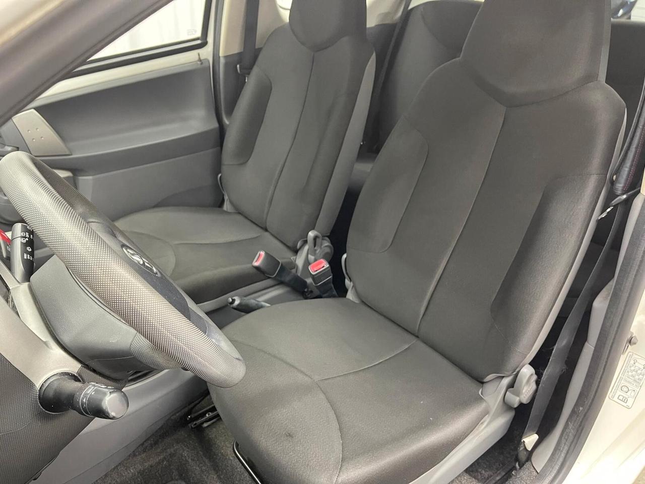 Toyota Aygo 1.0 12V VVT-i 3 porte Now Connect