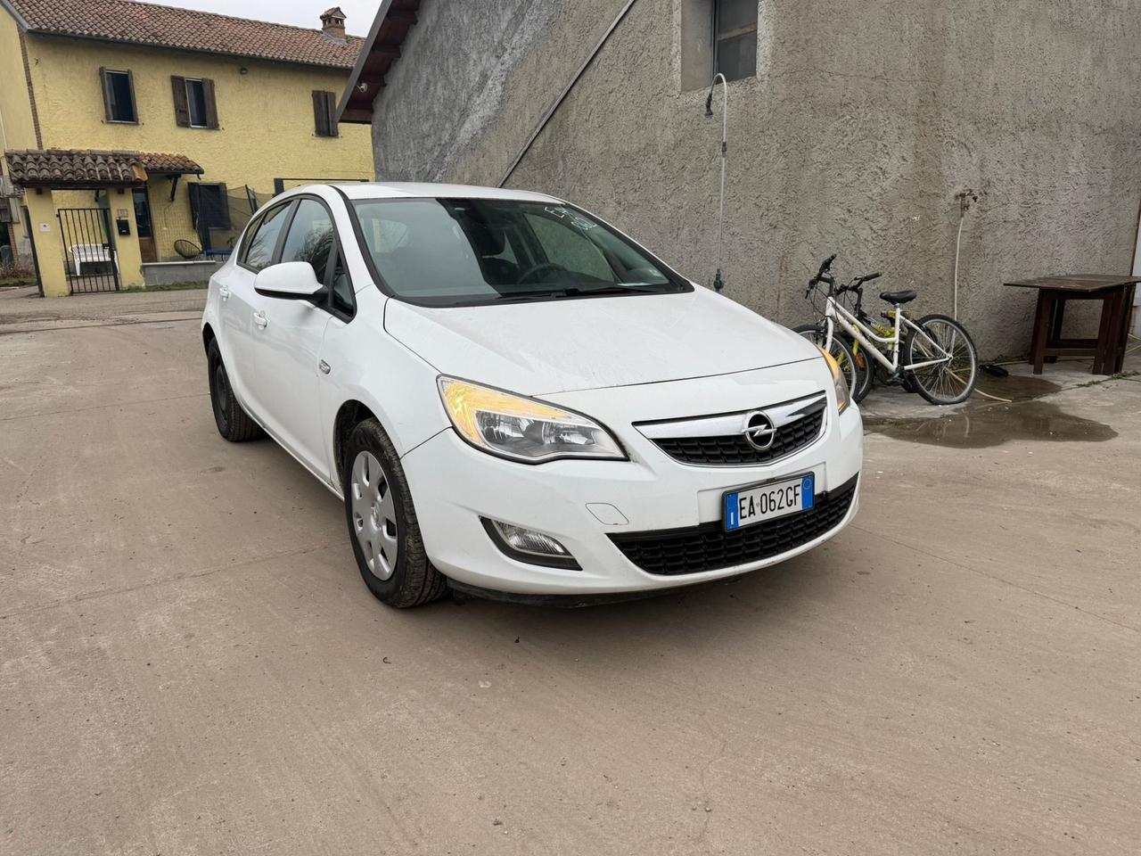 Opel Astra 1.4 16V Twinport 5 porte Enjoy