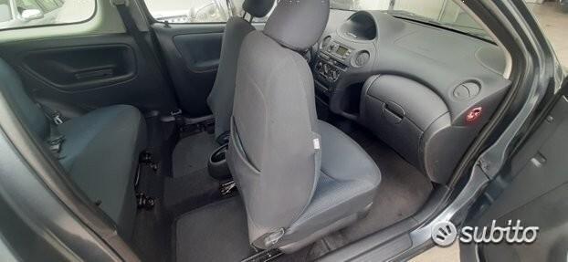 Toyota yaris 1.4 tdi