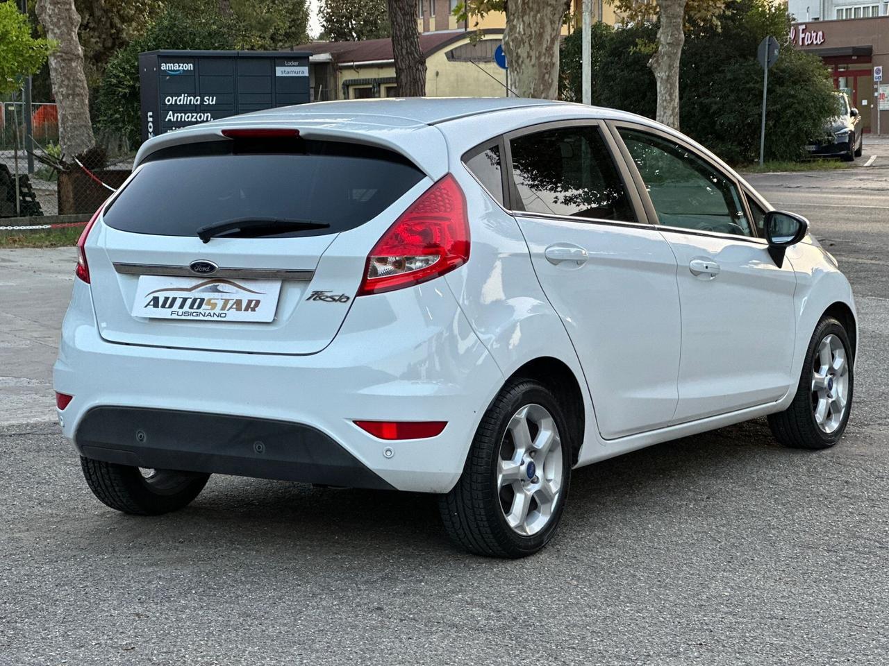 Ford Fiesta 1.4 16V 5p. Bz.- GPL Titanium Bs.