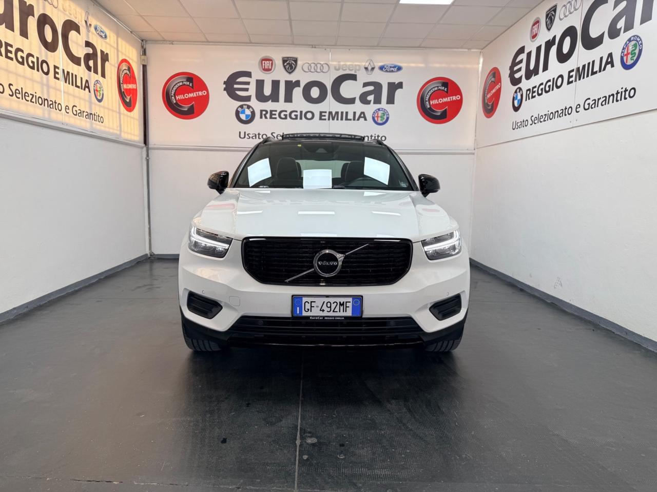 Volvo XC40 2.0 B4 mhev 197CV AWD Geartronic R-design 06/2021