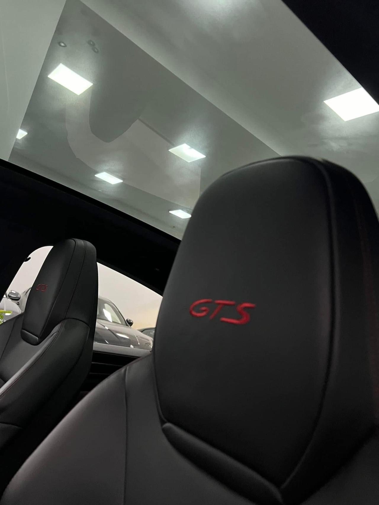 Porsche Cayenne Coupé 4.0 GTS Anticipo €18.000 noleggio no scoring