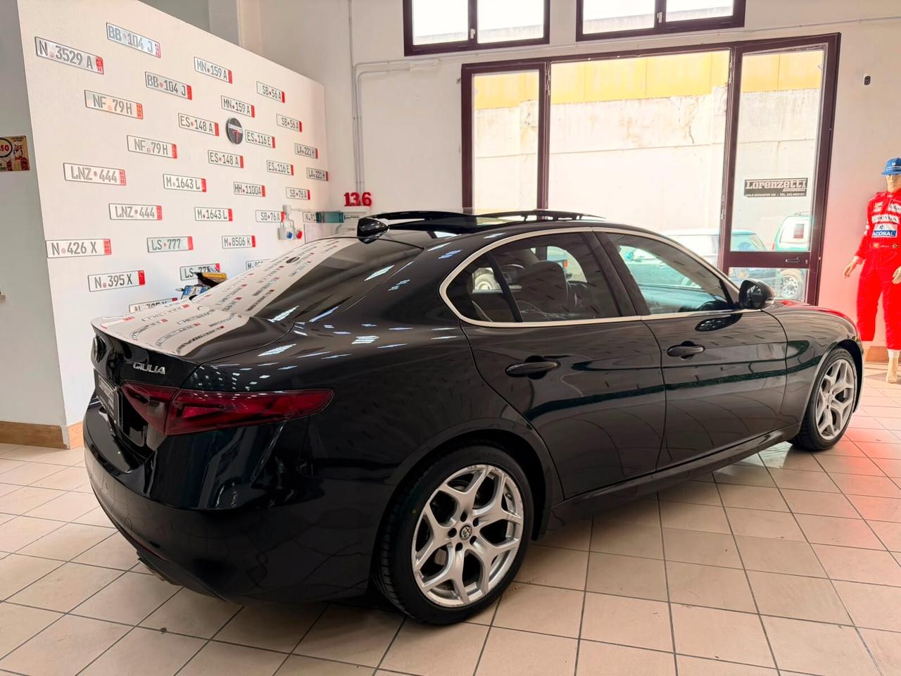Alfa Romeo Giulia 2.2 190 CV AT8 Lusso - Tetto - Pelle