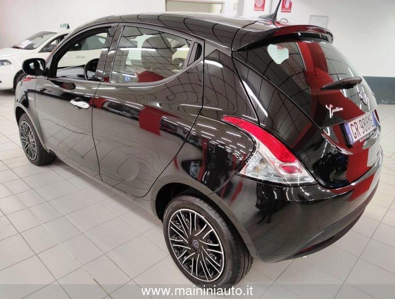 Lancia Ypsilon 1.0 70cv Hybrid 5P Silver Plus + Car Play