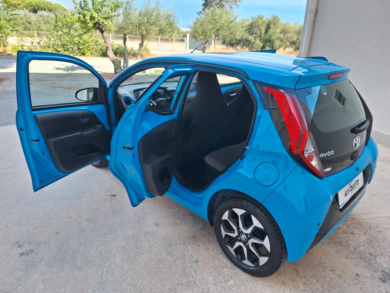 Toyota Aygo 1.0 5 porte x-cool 35000 km 2019