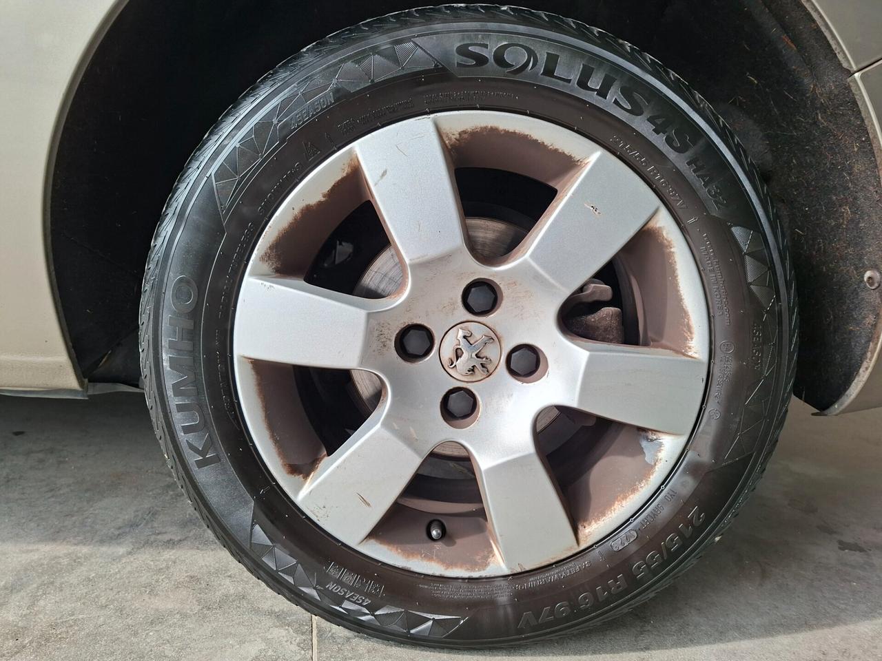 Peugeot 5008 1.6 HDI / 7POSTI / AUTOMATICO