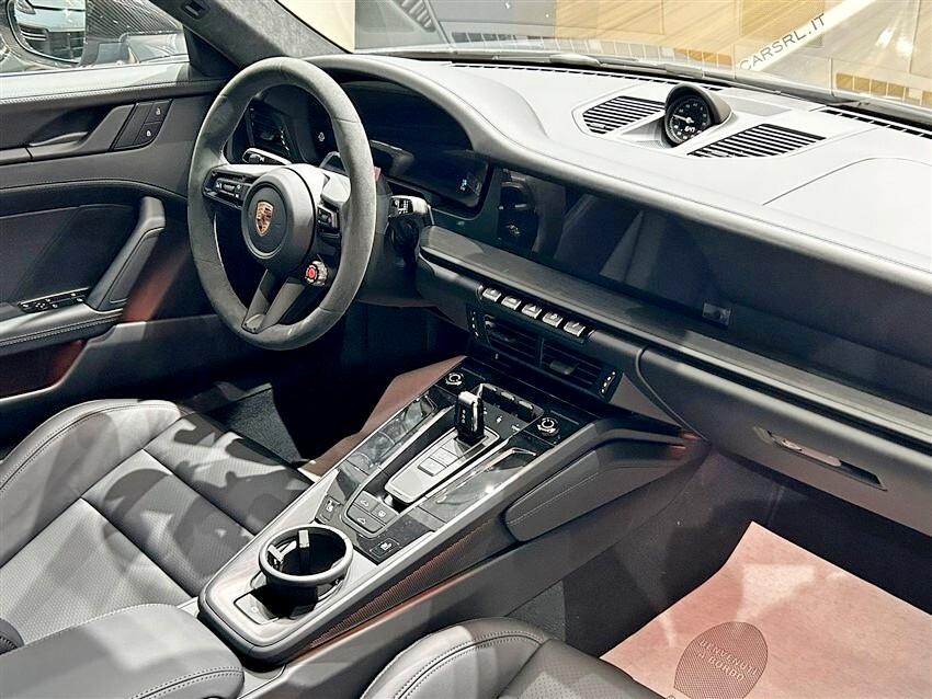 Porsche 911 Coupe 3.6 Carrera GTS auto