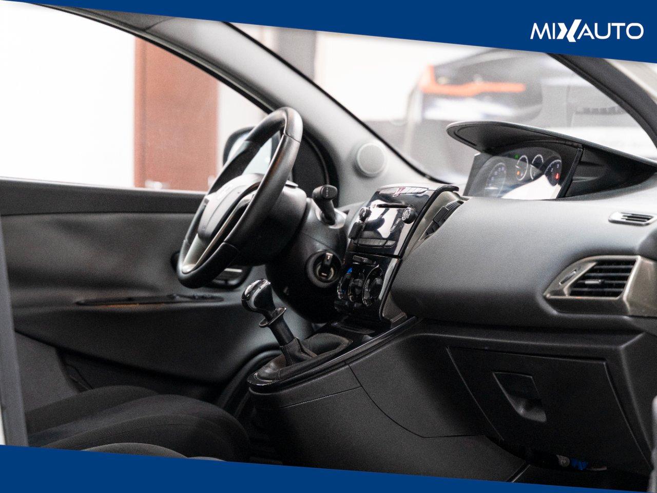 Lancia Ypsilon 1.2 Gold 30th 69CV EU6