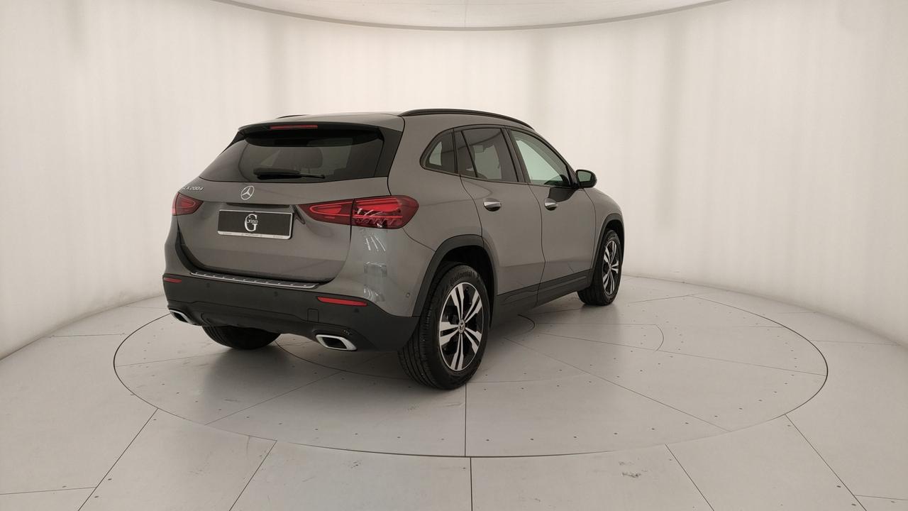 Mercedes-Benz GLA 200 d Progressive Advanced auto