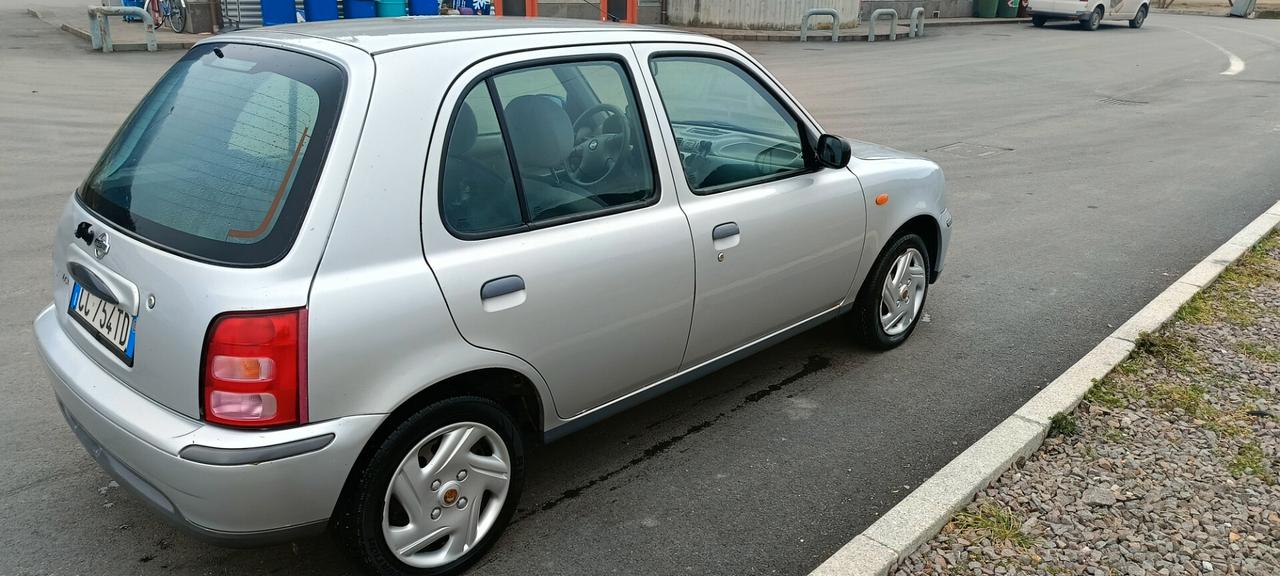 Nissan Micra 1.0 16V 5 porte Visia